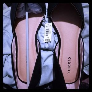 Black D'Orsay flats
